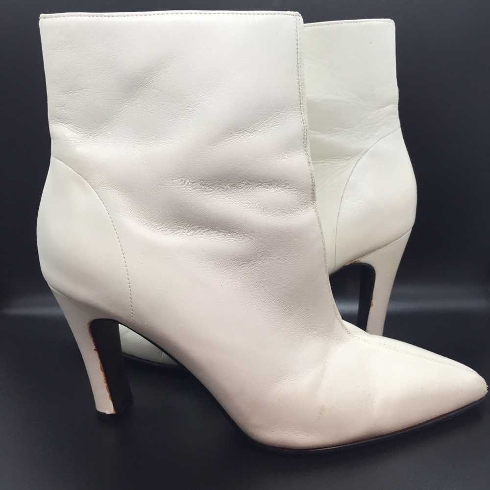 -Bootalinos Vintage White Leather Ankle Boots